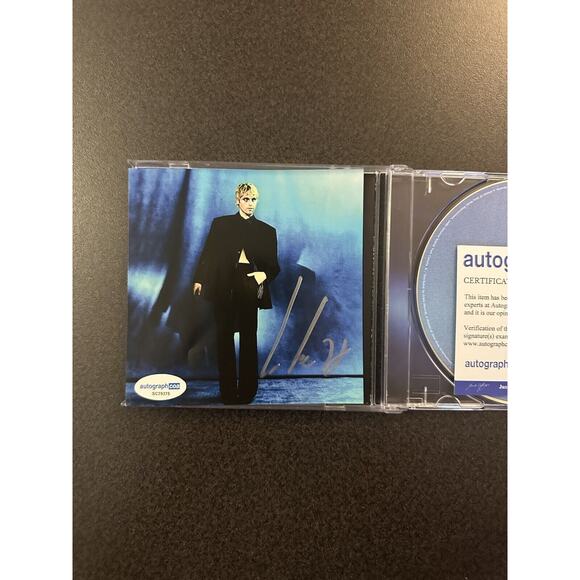 SIGNED Luke Hemmings - Boy CD AUTOGRAPH COA #SC79375 - Picture 2 of 3